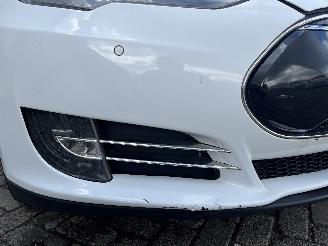 Tesla Model S Model S Liftback 85 (L1S) [270kW]  (09-2012/02-2016) picture 14