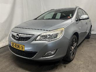 Voiture accidenté Opel Astra Astra J Sports Tourer (PD8/PE8/PF8) Combi 1.4 16V ecoFLEX (A14XER(Euro=
 5)) [74kW]  (10-2010/10-2015) 2011/5