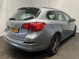 Opel Astra Astra J Sports Tourer (PD8/PE8/PF8) Combi 1.4 16V ecoFLEX (A14XER(Euro=
 5)) [74kW]  (10-2010/10-2015) picture 6