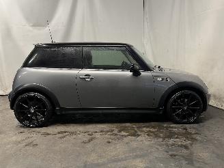 Mini Mini Mini (R50/53) Hatchback 1.6 16V Cooper S (W11-B16A) [125kW]  (07-2004/=
09-2006) picture 7