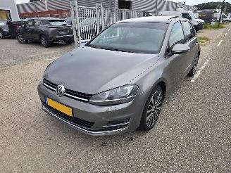 Schadeauto Volkswagen Golf 1.4 TSI ACT Highline Panoramadak 2013/2