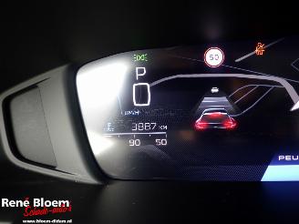 Peugeot 408 1.2 Hybrid 145 E-DSG Allure Aut picture 18