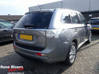 damaged passenger cars Mitsubishi Outlander 2.0 PHEV Executive Edition AWD 2014/5