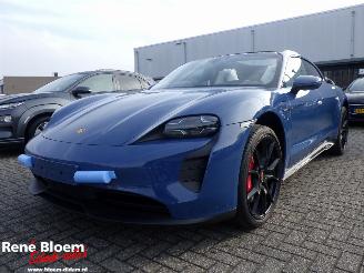 krockskadad bil auto Porsche Taycan GTS Sport Turismo 2022/9