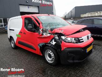 Peugeot e-Partner 136 L2 50kWh picture 2