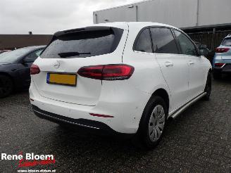 uszkodzony samochody osobowe Mercedes B-klasse B200d 150pk Automat 2022/5