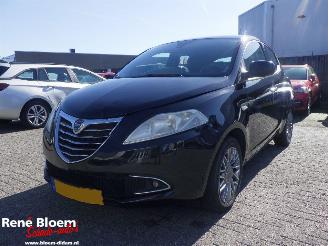 skadebil auto Lancia Ypsilon 0.9 Twinair Gold 2012/3