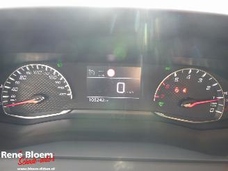 Peugeot 2008 1.2 PureTech Active Pack picture 18