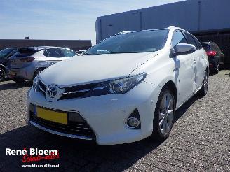 skadebil auto Toyota Auris Touring Sports 1.8 Hybrid 2013/8
