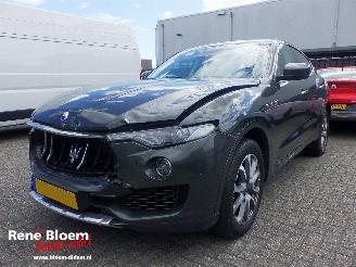 Damaged car Maserati Levante 3.0 V6 D AWD 275pk Aut 2017/1