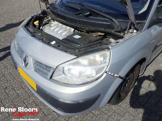 Renault Scenic 1.6 16V Expression Comfort picture 9