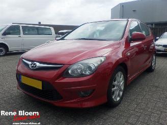 uszkodzony samochody osobowe Hyundai I-30 1.4i i-motion Clima 5drs 2012/3