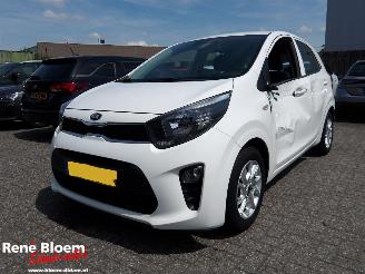 Schadeauto Kia Picanto 1.0 CVVT Comfort  Plus-line Navigator 2018/9