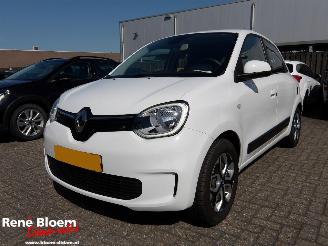 krockskadad bil auto Renault Twingo Z.E. R80 Collection 2022/1