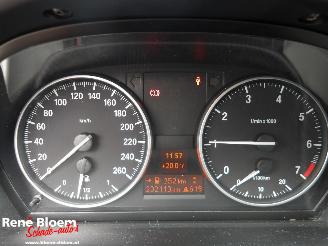 BMW 3-serie 318i Touring picture 17