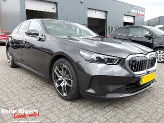 BMW 5-serie 530e picture 2