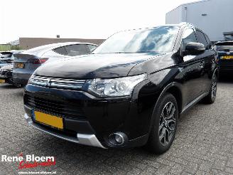 Damaged car Mitsubishi Outlander 2.0 PHEV Limited Edition X-Line 2015/6