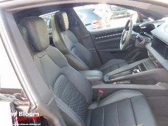 Porsche Macan 4 100kWh picture 10