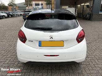 Peugeot 208 1.2 PureTech Signature 5drs picture 3