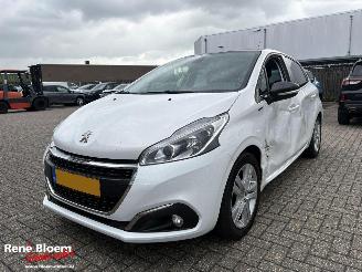 Schadeauto Peugeot 208 1.2 PureTech Signature 5drs 2019/1