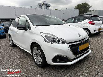 Peugeot 208 1.2 PureTech Signature 5drs picture 5