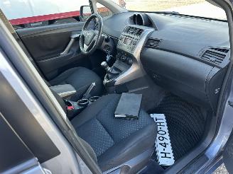 Toyota Verso 1.6 VVT-i 132pk 6-bak Comfort 7Pers - airco - 4x elektr ramen - radio cd + aux - trekh - 4x all season picture 17