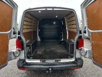 Volkswagen Transporter Gereserveerd 2.0 TDI 110pk L2/H1 Highline - nap - facelift - navi - airco - cruise - elektr pakket - trekh - pdc - CarPlay picture 14