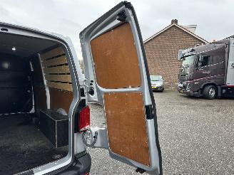 Volkswagen Transporter Gereserveerd 2.0 TDI 110pk L2/H1 Highline - nap - facelift - navi - airco - cruise - elektr pakket - trekh - pdc - CarPlay picture 52