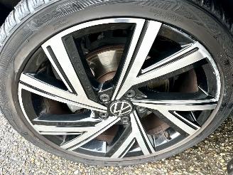 Volkswagen Golf 1.5 eTSI 162pk aut + f1 Style - nap - pano - virtual - massage - front + line + side + park assist - virtual picture 86
