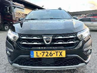 Dacia Sandero Gereserveerd Stepway 1.0 TCe 101pk 6-bak Bi-Fuel Comfort - nap - navi - camera - side assist - lpg/g3 onderbouw fabrieksaf picture 3
