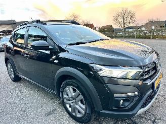 Dacia Sandero Gereserveerd Stepway 1.0 TCe 101pk 6-bak Bi-Fuel Comfort - nap - navi - camera - side assist - lpg/g3 onderbouw fabrieksaf picture 4