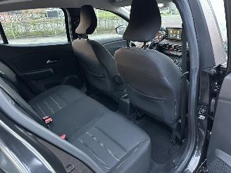Dacia Sandero Gereserveerd Stepway 1.0 TCe 101pk 6-bak Bi-Fuel Comfort - nap - navi - camera - side assist - lpg/g3 onderbouw fabrieksaf picture 69