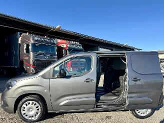 Opel Combo 1.5D 102pk 6-bak euro.6 L1/H Luxe - 45dkm nap - navi - camera - stoelverw - pdc - 2x schuifdeur - zonnepanelen dak picture 1