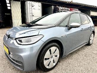 Volkswagen ID.3 gereserveerd Pro 58kWh 145pk aut - 26dkm nap - navi - camera - massage l+r - keyless - front + line assist - pdc v+a picture 2