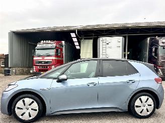 damaged passenger cars Volkswagen ID.3 Pro 58kWh 145pk 2021/12