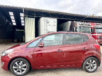 Vaurioauto  passenger cars Hyundai Ix20 1.6i 125pk automaat Premium - nap - pano - leer - stuur + stoelverw - navi - camera - 1e eig - pdc v+a 2015/8