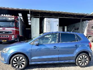 Voiture accidenté Volkswagen Polo 1.0 TSI 95pk BlueMotion Edition 5drs - nap - navi - airco - cruise - lmv - 4x elektr ramen - privacy glass 2015/1