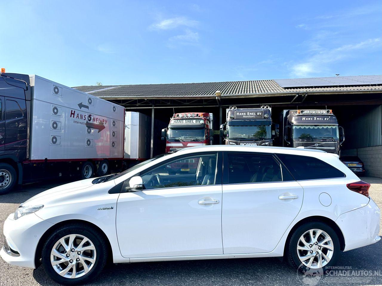 Toyota Auris Touring Sports Gereserveerd 1.8 Hybrid 123pk aut Lease pro - pano - nap - front + line + park assist - keyless entry + start - stoelverw