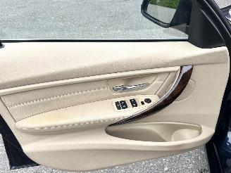 BMW 3-serie Touring 320i 184pk 8-traps aut High Executive - nap - xenon - beige leer - stoelverw - navi - pdc - elektr klep picture 53