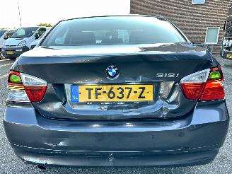 BMW 3-serie 318i 2.0 129pk 6-bak Executive sedan - xenon - clima - 58dkm - 19 inch performance + 4x goede hankook picture 87