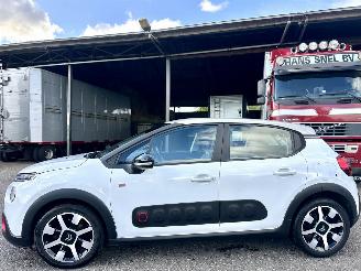 Unfallwagen Citroën C3 1.2 PureTech 82pk ELLE - nap - navi - pdc - line assist - lmv - carplay - clima - cruise - grijs dak 2018/5