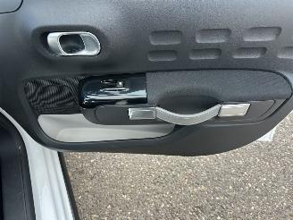 Citroën C3 1.2 PureTech 82pk ELLE - nap - navi - pdc - line assist - lmv - carplay - clima - cruise - grijs dak picture 56