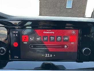 Volkswagen Golf 1.0 TSI 110pk 6-bak Life Edition 5drs - nap - virtual - carplay - front + line assist - sfeerverl - pdc v+a picture 35