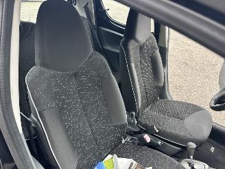 Peugeot 107 Gereserveerd 1.0-12v automaat 68pk XS 5drs - nap - carplay - airco - 49dkm - elektr ramen - toerenteller picture 41