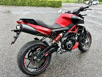 Aprilia  SHIVER 900 - led knipperlichten - drive modus - carbon spatbord - verstelbaar achterveer - stickersset picture 4