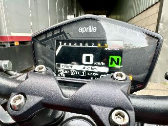 Aprilia  SHIVER 900 - led knipperlichten - drive modus - carbon spatbord - verstelbaar achterveer - stickersset picture 43