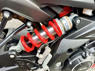 Aprilia  SHIVER 900 - led knipperlichten - drive modus - carbon spatbord - verstelbaar achterveer - stickersset picture 7