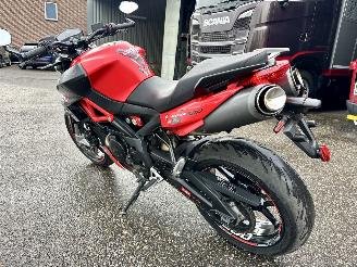 Aprilia  SHIVER 900 - led knipperlichten - drive modus - carbon spatbord - verstelbaar achterveer - stickersset picture 6