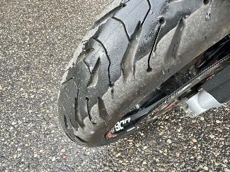Aprilia  SHIVER 900 - led knipperlichten - drive modus - carbon spatbord - verstelbaar achterveer - stickersset picture 19