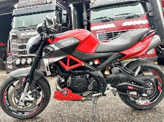 dañado motos Aprilia  SHIVER 900 - led knipperlichten - drive modus - carbon spatbord - verstelbaar achterveer - stickersset 2020/7